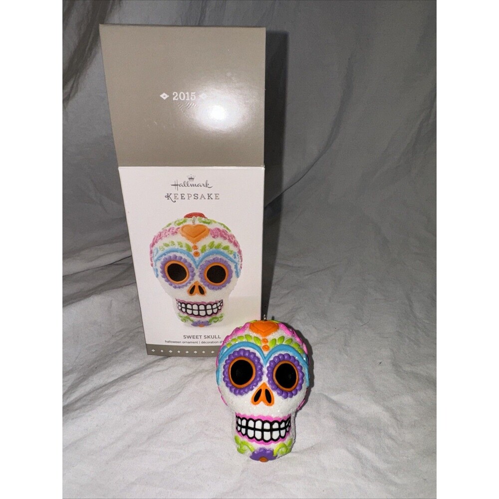 2015 HALLMARK Halloween SWEET SKULL ORNAMENT NEW Day of Dead Sugar